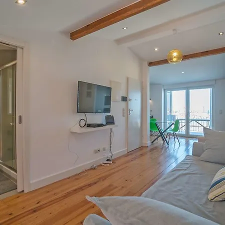 Tagus Balcony Apartment *
