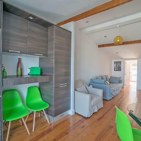 Tagus Balcony Apartment Lisbon